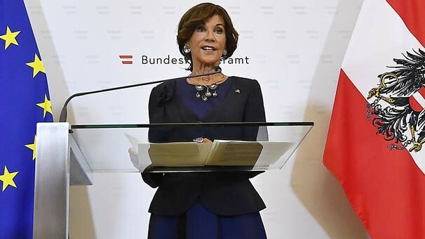 Yemin ederek göreve başladı