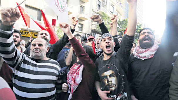 Yeni hükümete ilk protesto