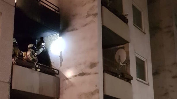 Yeni yılda havai fişek patlatırken parmaklarından oldu