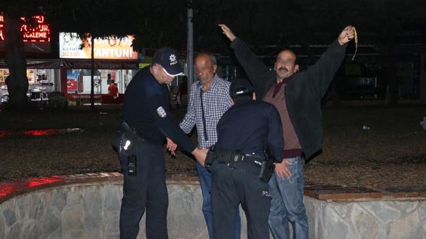 Yer: Adana! Her şey parkta oldu