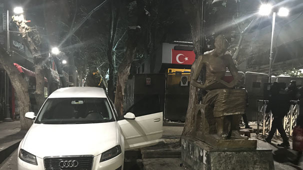 Yer: Ankara... Gören polisler telsizden tebrik ettiler!