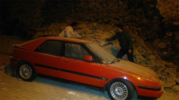 Yer: Beşiktaş! Vatandaşlar panik içinde dışarı fırladı