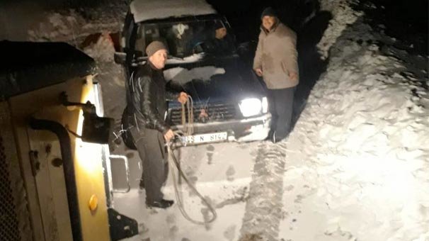 Yer: İzmir! Kar kalınlığı yarım metreyi geçti