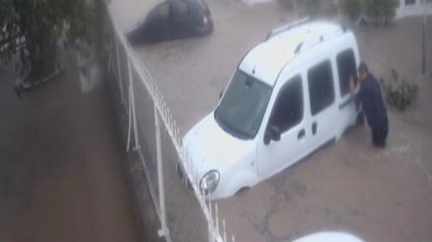 Yer: Muğla! Aracını bağlayarak kurtardı