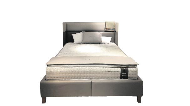 Yerliler indirime yabancı işe geldi