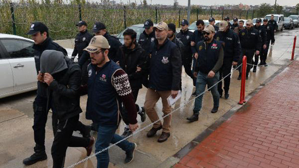 Yılbaşı öncesi gözaltına alınan 8 DEAŞ şüphelisi tutuklandı
