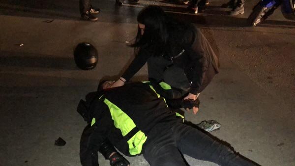 Yoldan geçiyordu! Şoka giren yaralıyı görünce...