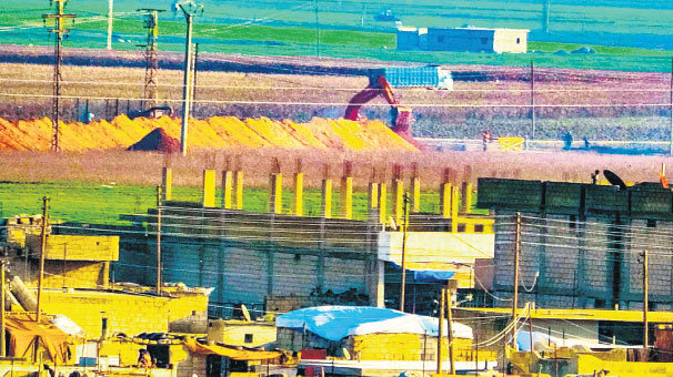 YPG’liler Afrin’deki gibi hendek ve tünel kazıyor