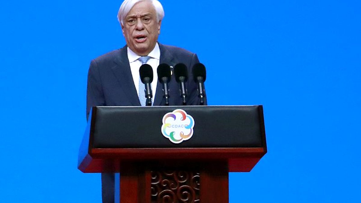 Yunanistan lideri Pavlopoulos'tan Türkiye'ye yeni yıl mesajı: Her türlü tehdide karşı hazırlıklıyız