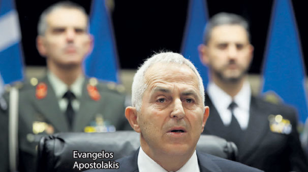 Yunanistan savunma bakanından Türkiye mesajı: Ya çatışma ya barış