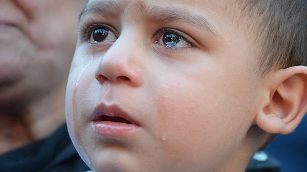 Yürekleri sızlatan an!