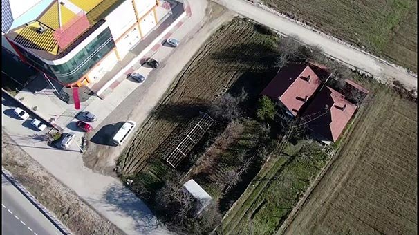 Yüzünü böyle sakladı! Okulun yanındaki evde 4 kişi...