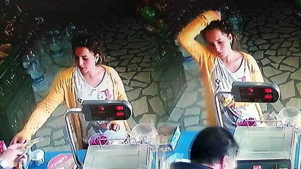 Zeynep'in katil zanlısının evi yakıldı