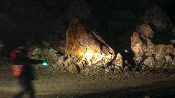 Zigana Dağı'nda heyelan: Trafik kontrollü sağlanıyor